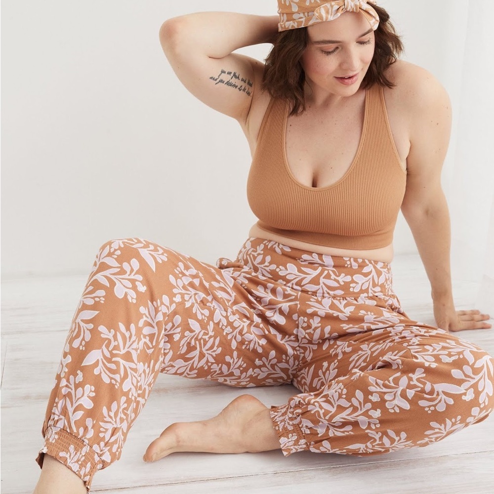 Aerie Floral Homebody Joggers NWT Size Small